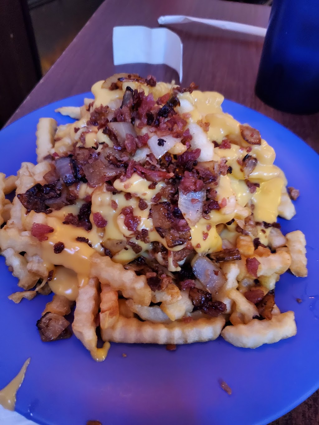 Yellow Dog Cafe & Bar | restaurant | 124 E Wall St, Worden, IL 62097, USA | 6184593663 OR +1 618-459-3663