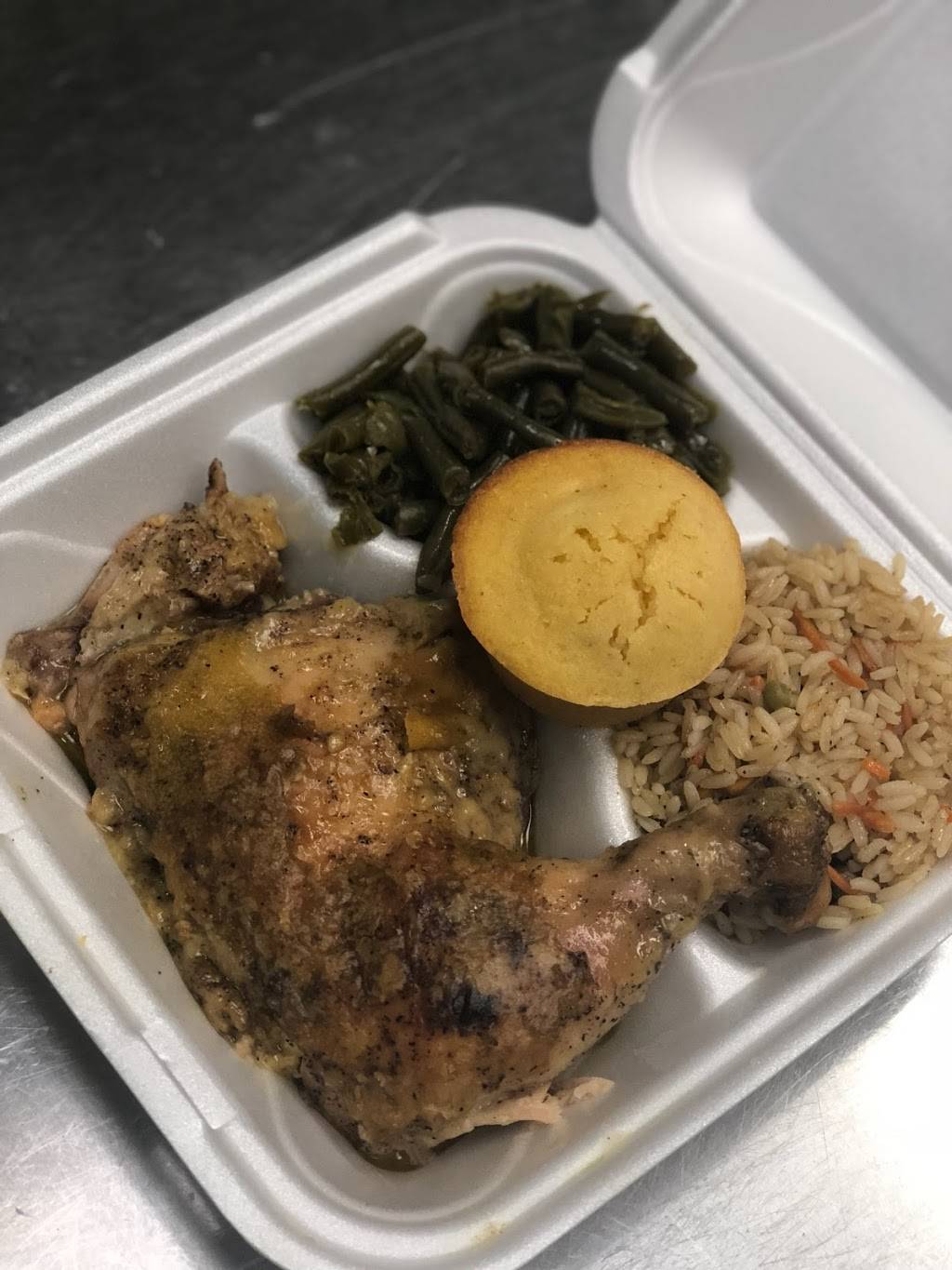 Shugs | restaurant | 5031 Ford Pkwy, Bessemer, AL 35022, USA | 2054344479 OR +1 205-434-4479