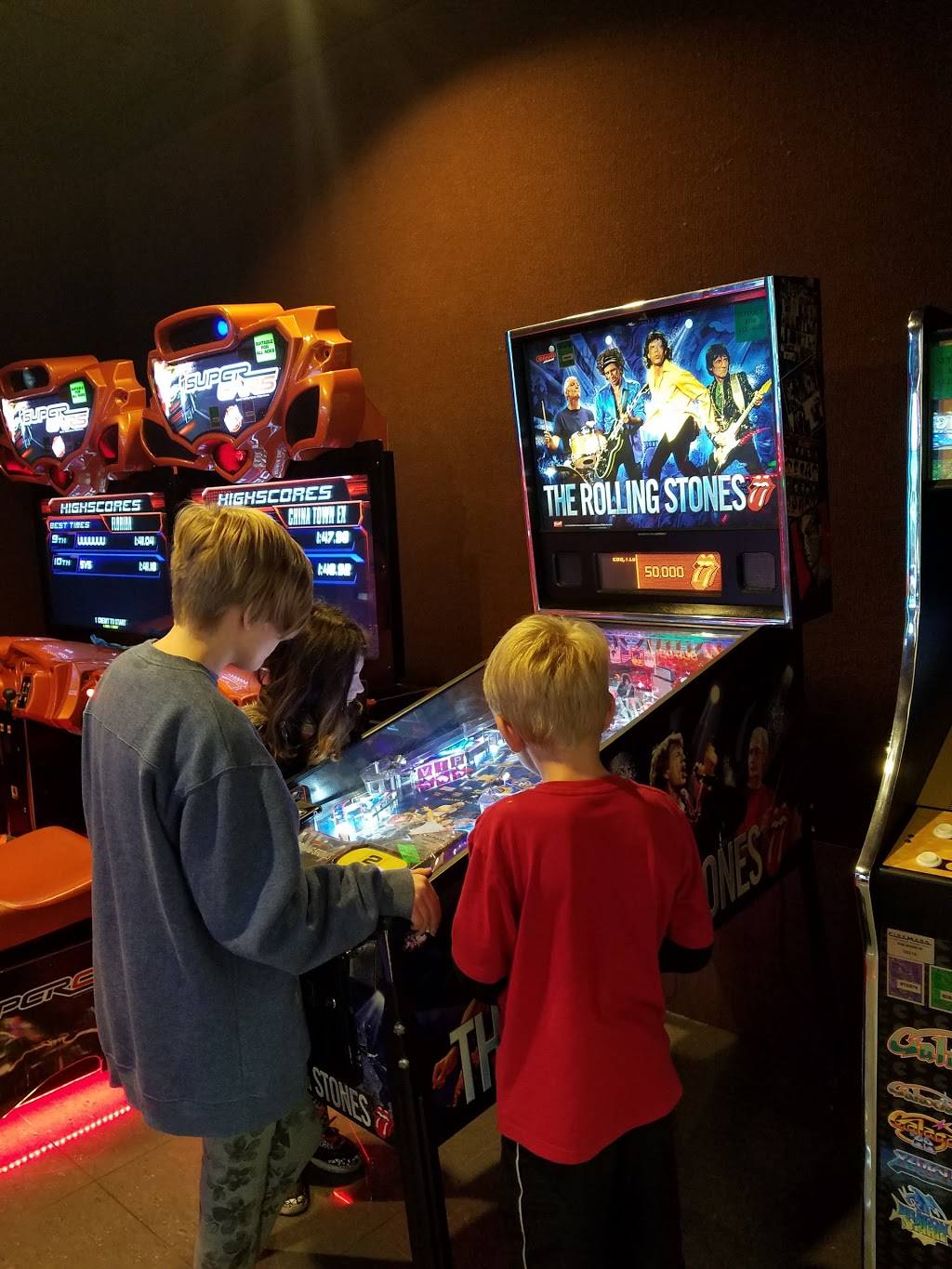 Cinemark Roanoke and XD | meal takeaway | 850 E, TX-114, Roanoke, TX 76262, USA | 6828319498 OR +1 682-831-9498