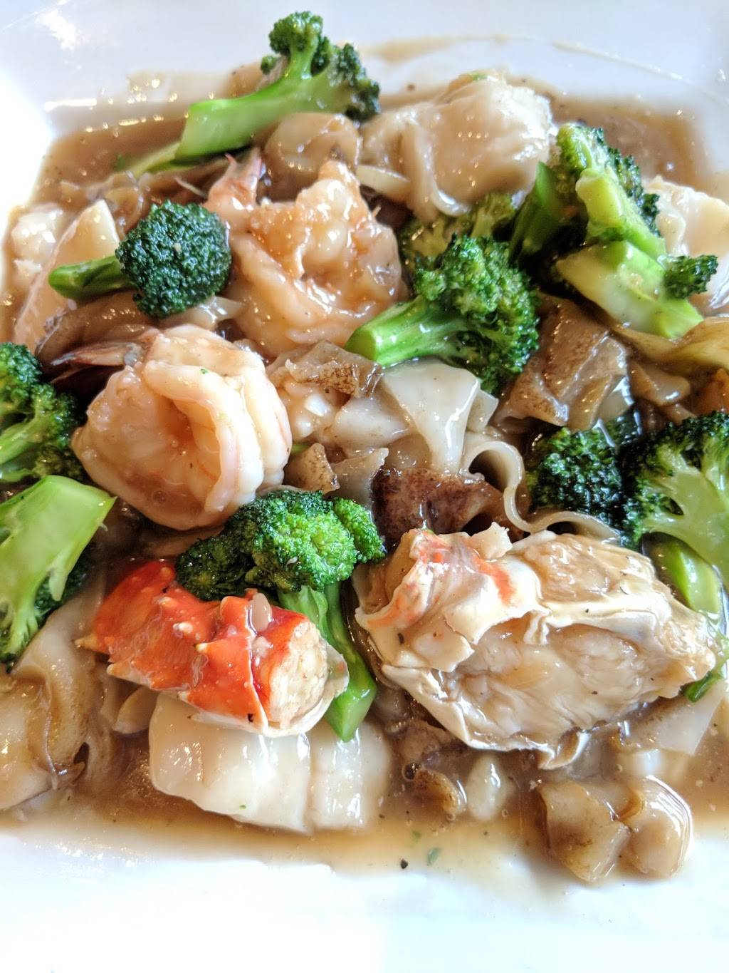 Yum Thai Bistro | restaurant | 1888 CA-1, Redondo Beach, CA 90277, USA | 3103161188 OR +1 310-316-1188