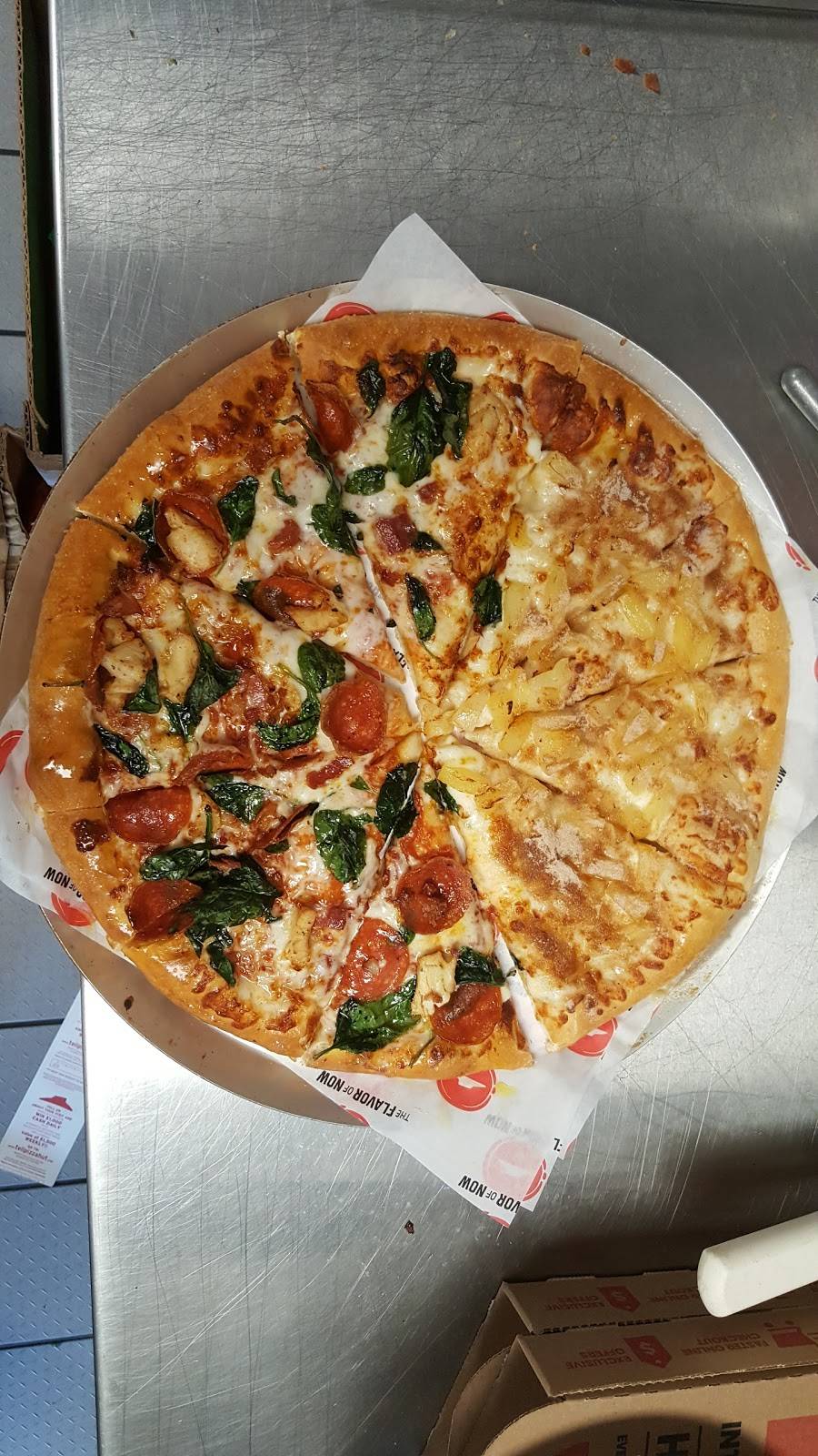 Pizza Hut | restaurant | 1 Newbridge Rd, Hicksville, NY 11801, USA | 5169353100 OR +1 516-935-3100