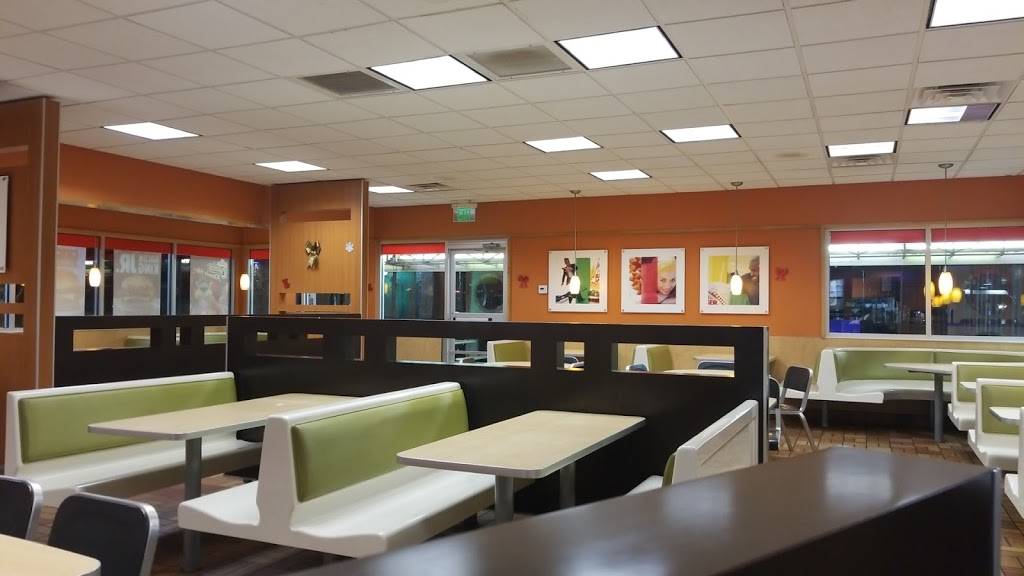 Burger King | restaurant | 179 N Lee St, Forsyth, GA 31029, USA | 4789942947 OR +1 478-994-2947