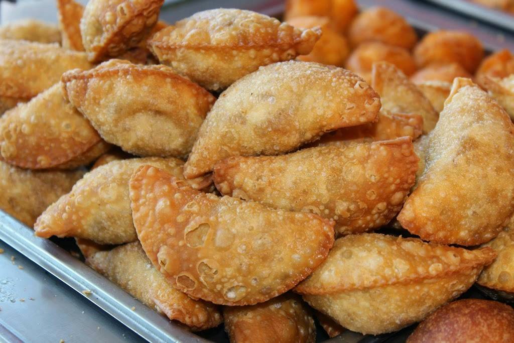 Martins Bakery | restaurant | B-, 2761 Markham Rd #15, Scarborough, ON M1X 0A4, Canada | 4165352323 OR +1 416-535-2323