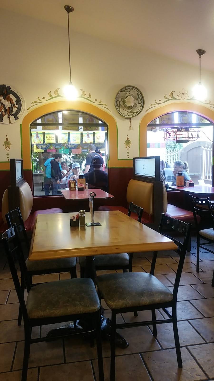 Mission Burrito | restaurant | 2161 Tapo St, Simi Valley, CA 93063, USA | 8059559313 OR +1 805-955-9313