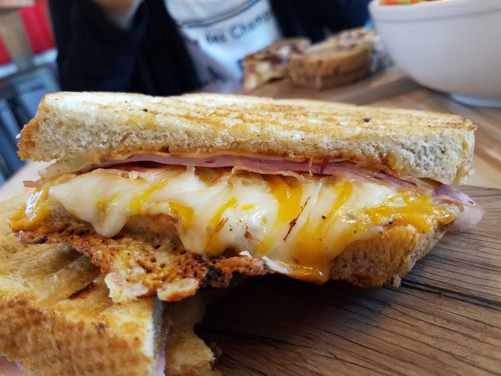 Bites Wine & Grilled Cheese Bar | restaurant | 105 S King St, Leesburg, VA 20175, USA | 5719184643 OR +1 571-918-4643