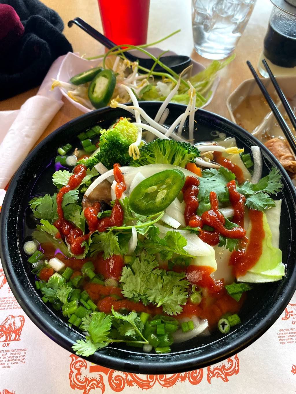 Calis Vietnamese Restaurant | restaurant | 648 Broadway St NE, Minneapolis, MN 55413, USA | 6126234704 OR +1 612-623-4704