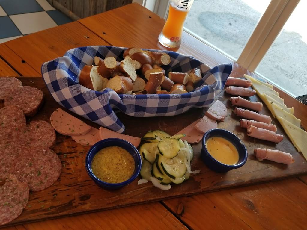 Das Biergarten | restaurant | 1148 W Beech St, East Atlantic Beach, NY 11561, USA | 5168972437 OR +1 516-897-2437