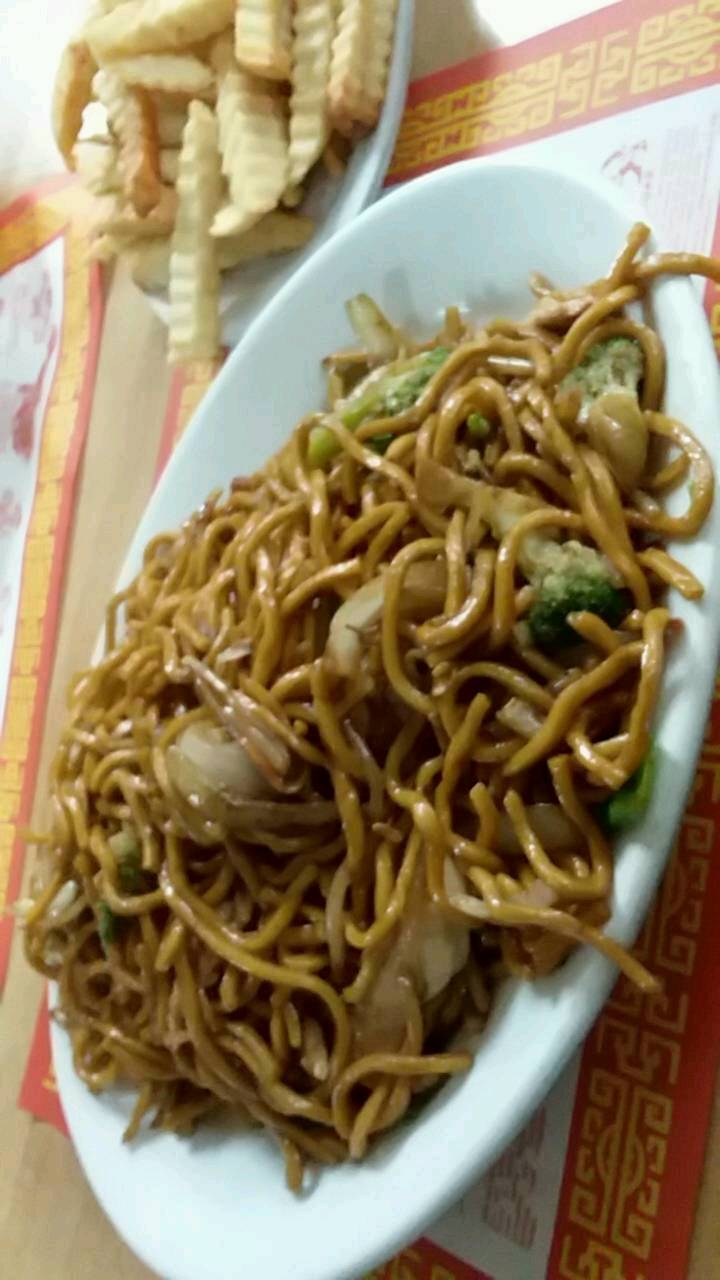 Lees Villa | restaurant | 152 Lawrence St, Brooklyn, NY 11201, USA | 7188551818 OR +1 718-855-1818