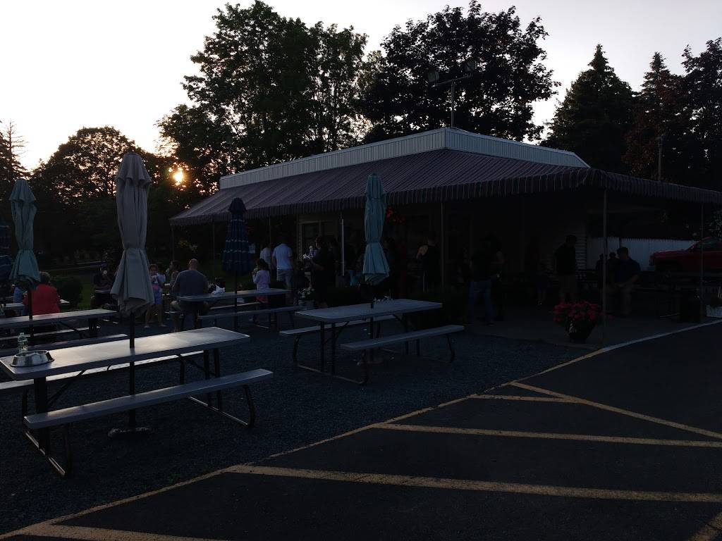 On the Farm | restaurant | 273 Troy Schenectady Rd, Latham, NY 12110, USA | 5187859930 OR +1 518-785-9930