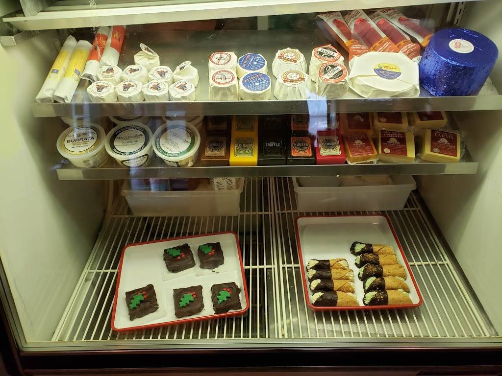 Pizza Joint | meal takeaway | 383 Moscow Rd, Stowe, VT 05672, USA | 8022534172 OR +1 802-253-4172