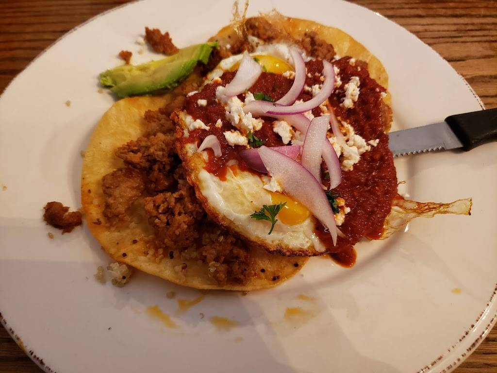 The Twisted Apron | restaurant | 1833 Wyandotte St E, Windsor, ON N8Y 1E2, Canada | 5192562665 OR +1 519-256-2665