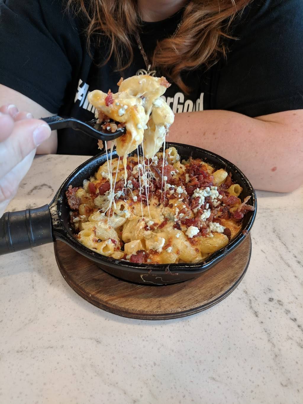 Grate Modern Mac & Cheese | restaurant | 8871 West Sura Lane, Greenfield, WI 53228, USA | 4142396025 OR +1 414-239-6025