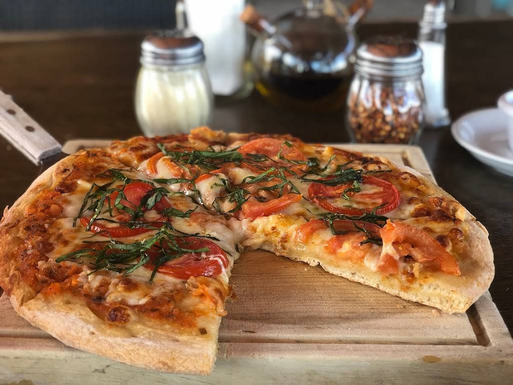 Tahal Restaurante | restaurant | Juanita Beltran s/n, Ejido El Porvenir, 22755 Ensenada, B.C., Mexico | 016466881944 OR +52 646 688 1944