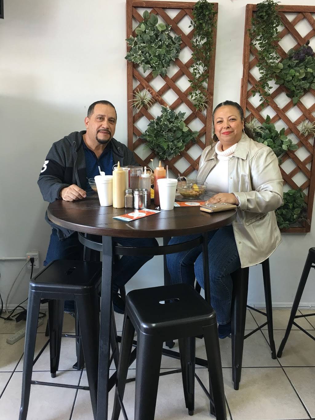 Casa Del Mar Cevicheria Ecuatoriana | restaurant | 626 E Vine St, Kissimmee, FL 34744, USA | 4074837838 OR +1 407-483-7838