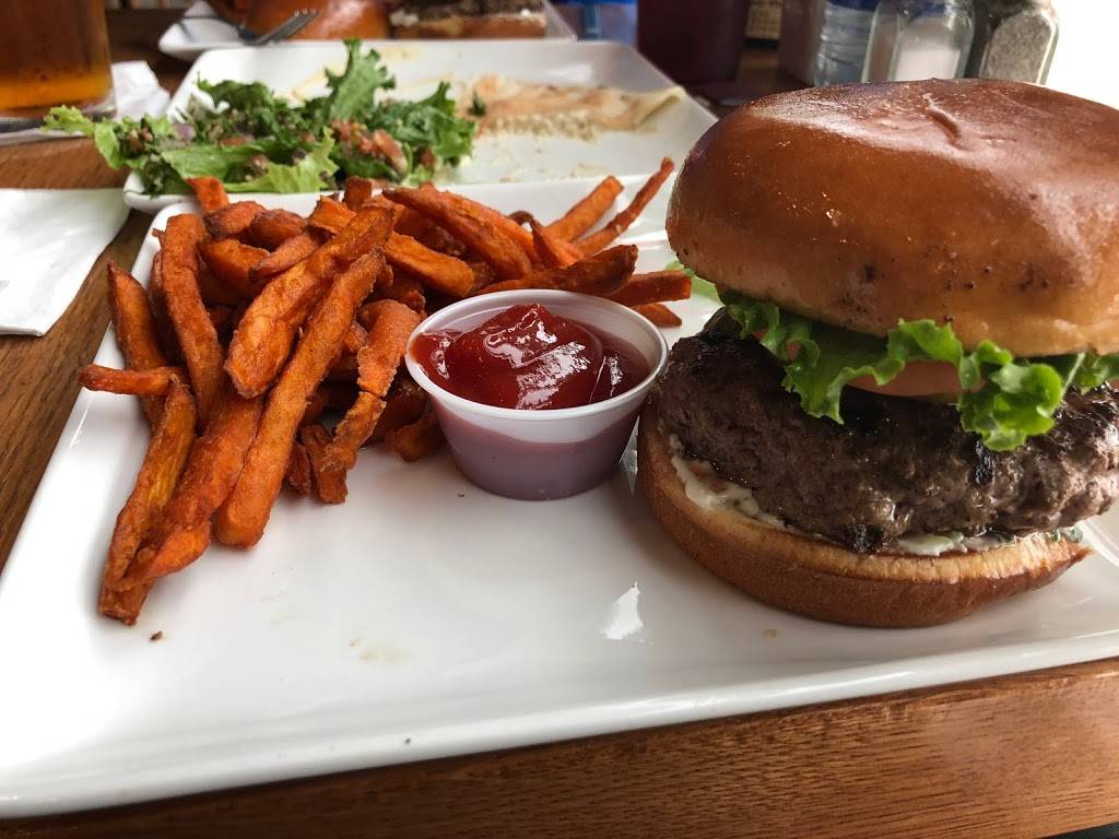 Mezza Mediterranean Grille | restaurant | Near Gate A54, McNamara Terminal, 2588, Worldgateway Pl, Detroit, MI 48242, USA | 7344425768 OR +1 734-442-5768