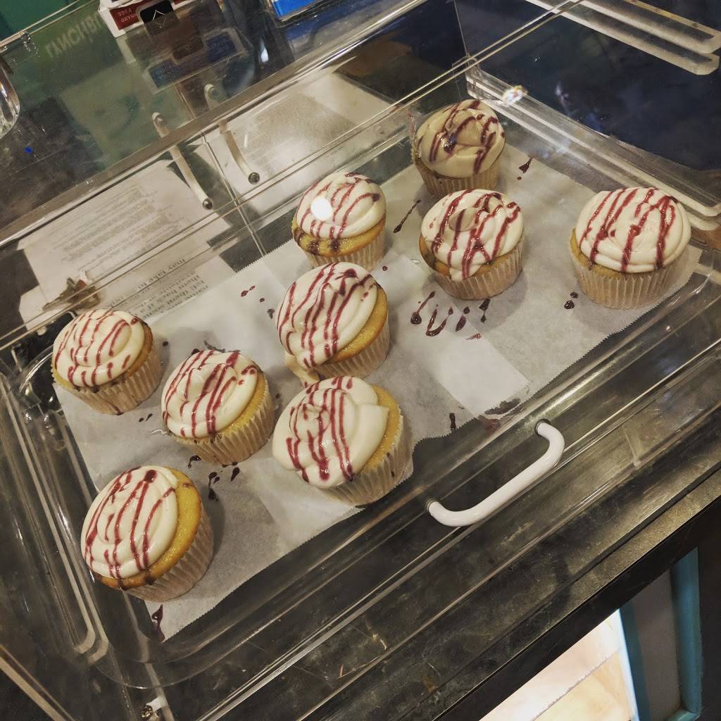 Big Lick Tropical Grill | restaurant | 4001 Murray Pl, Lynchburg, VA 24501, USA | 4345283604 OR +1 434-528-3604