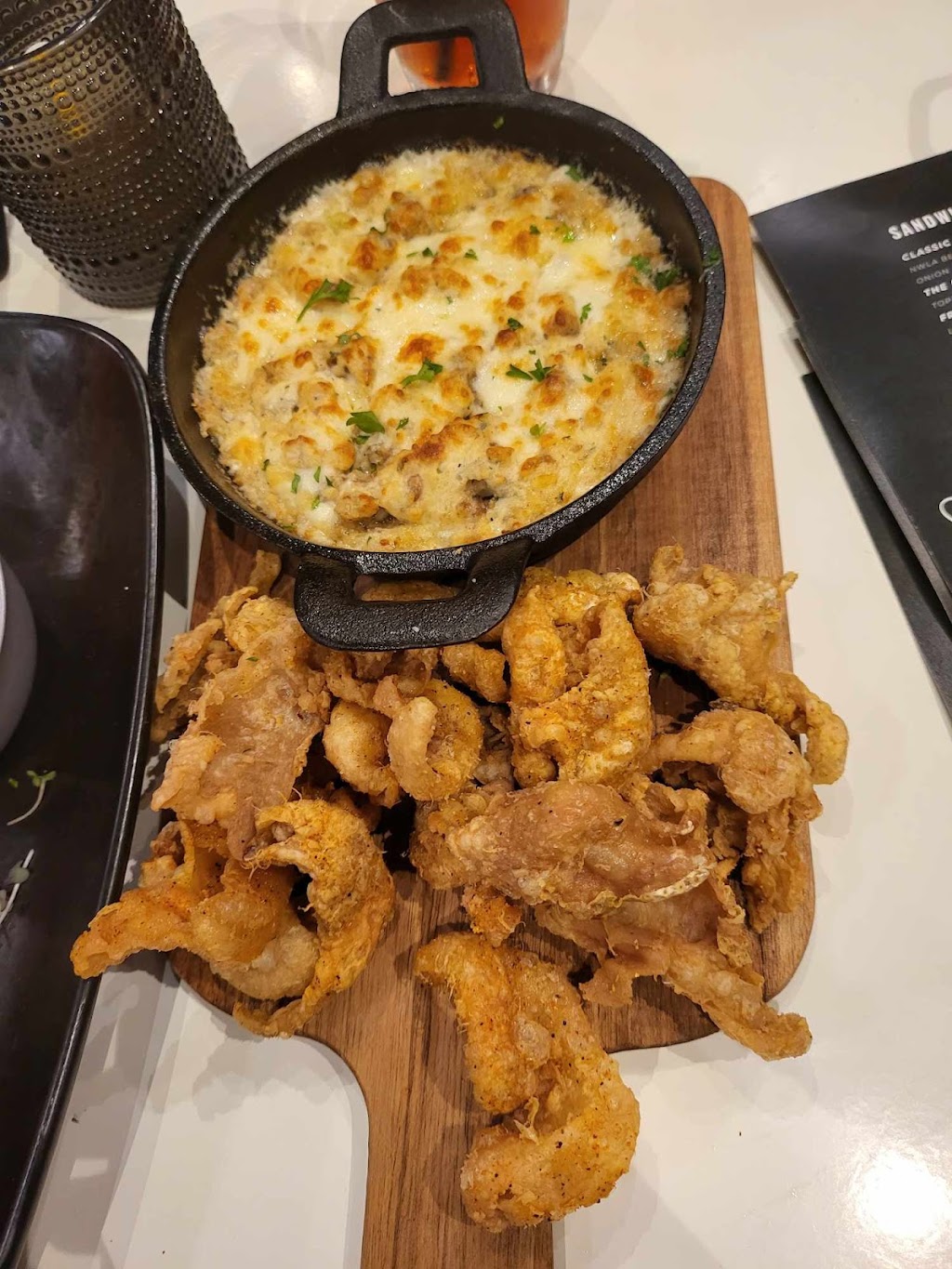 The Pearl Shreveport | restaurant | 6871 Fern Ave, Shreveport, LA 71105, USA | 3186707920 OR +1 318-670-7920