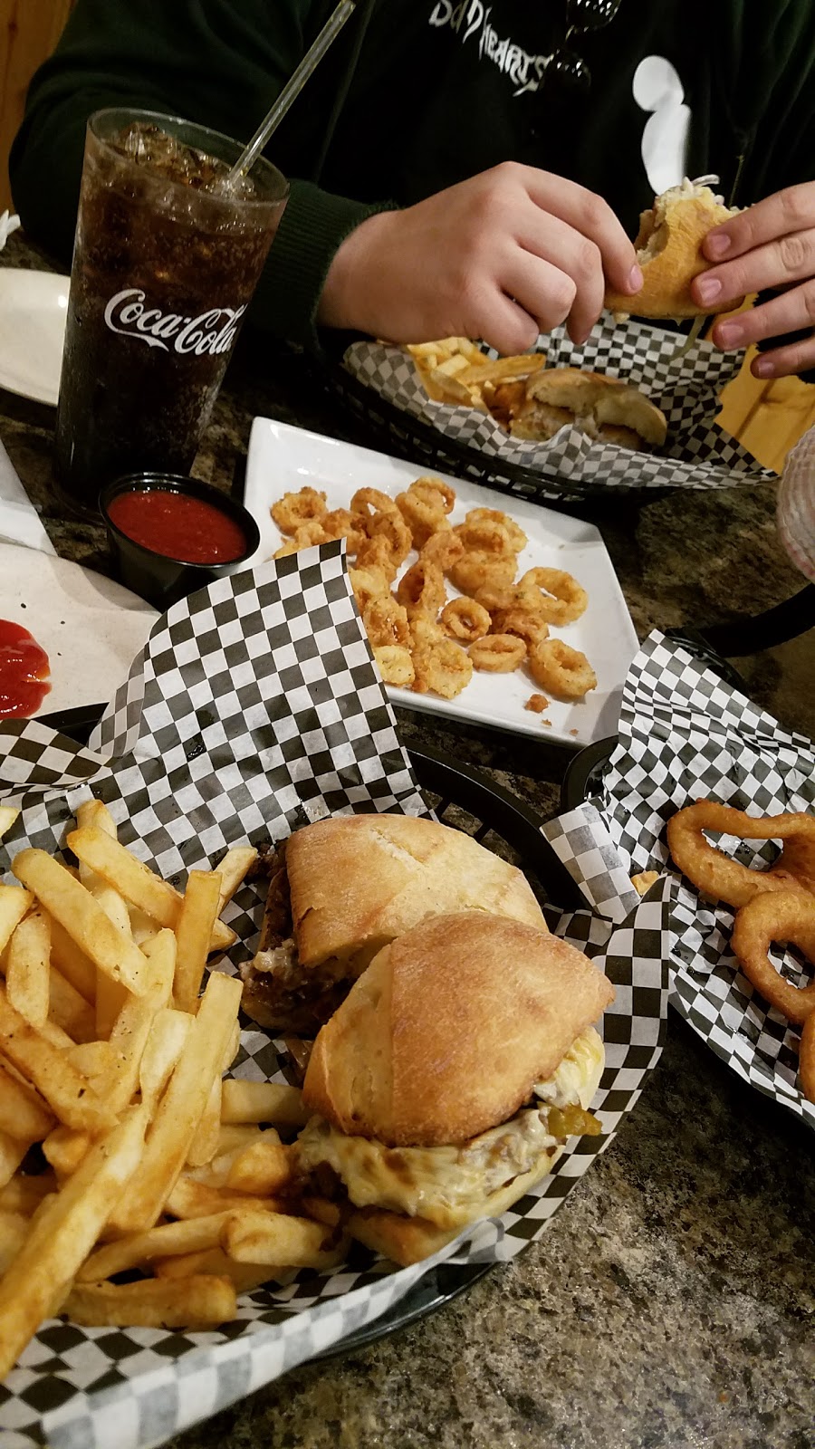 Trani’s Grille | restaurant | 333 Thacker Ave, Covington, VA 24426, USA | 5409625504 OR +1 540-962-5504