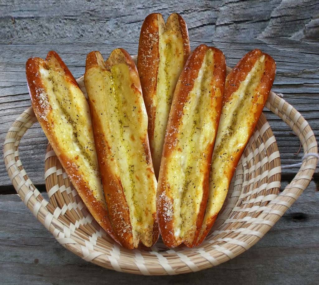 Maka Mia Pizza Subs and Pub | restaurant | 113 North Court Street, Ripley, WV 25271, USA | 3043727827 OR +1 304-372-7827