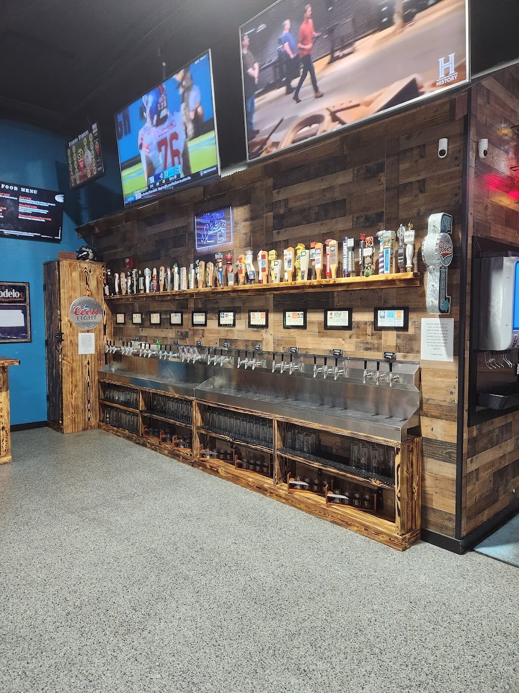 The Fort Tavern & Patio Bar | restaurant | 109 W 7th St, Hays, KS 67601, USA | 7854983678 OR +1 785-498-3678