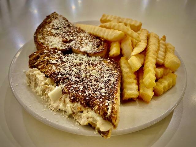 Old Fashioned Garden Cafe | bakery | 11040 Oak St, Omaha, NE 68144, USA | 4023930252 OR +1 402-393-0252