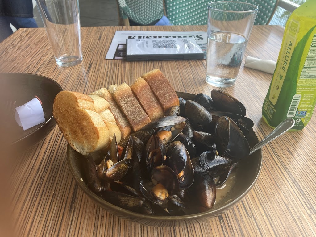 Cafe Kush | restaurant | 7700 Biscayne Blvd, Miami, FL 33138, USA | 3059854764 OR +1 305-985-4764