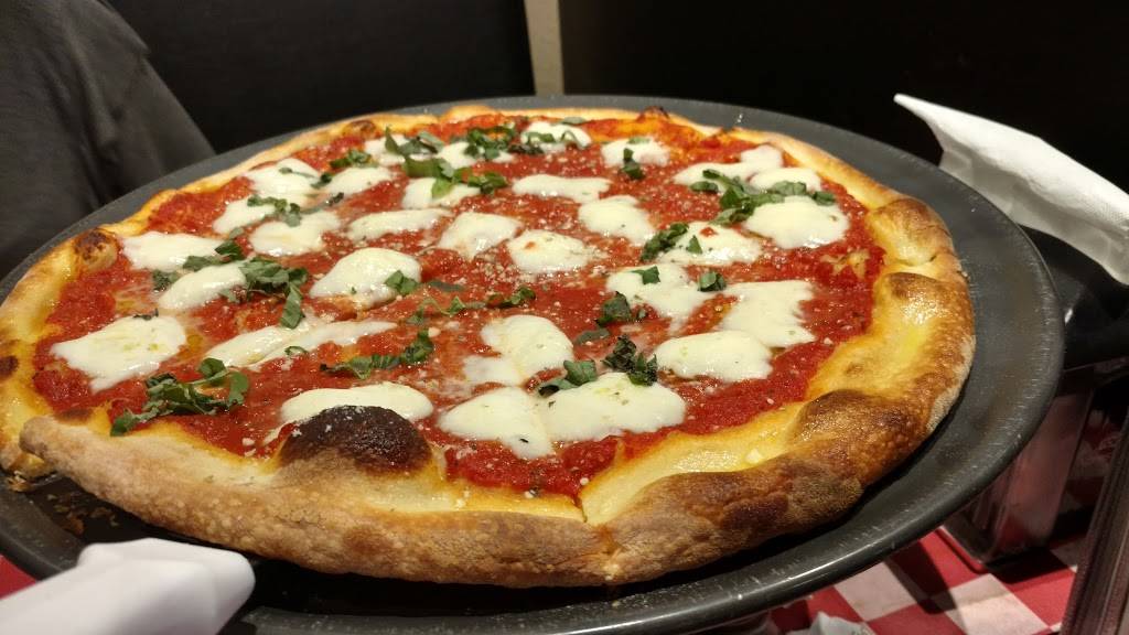 Giannis NY Pizza | meal takeaway | 4925 FL-64, Bradenton, FL 34208, USA | 9418969700 OR +1 941-896-9700