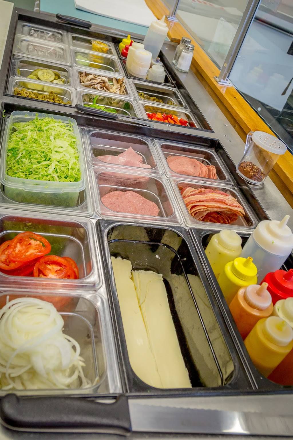 Subshack | restaurant | 809 Victoria St N, Kitchener, ON N2B 3C3, Canada | 5197479999 OR +1 519-747-9999