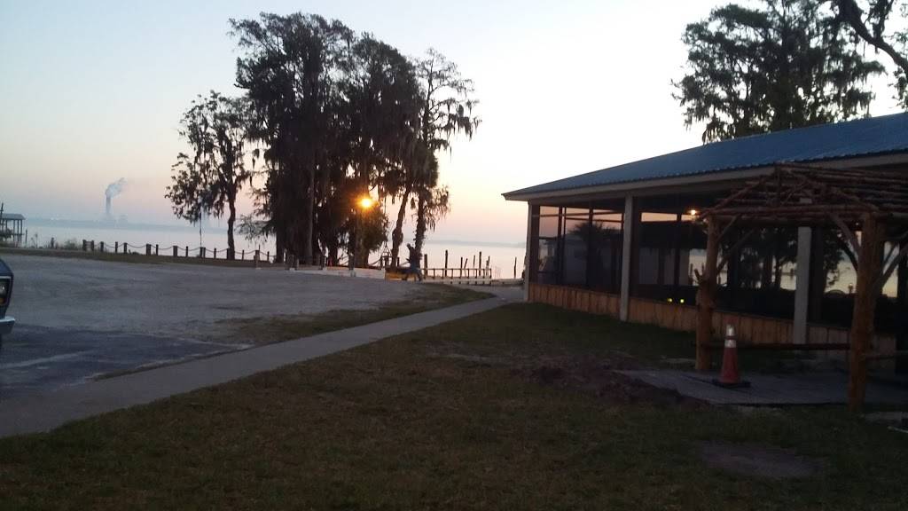 Cafe at the cove | restaurant | 121 Crystal Cove Dr, Palatka, FL 32177, USA | 3869830607 OR +1 386-983-0607