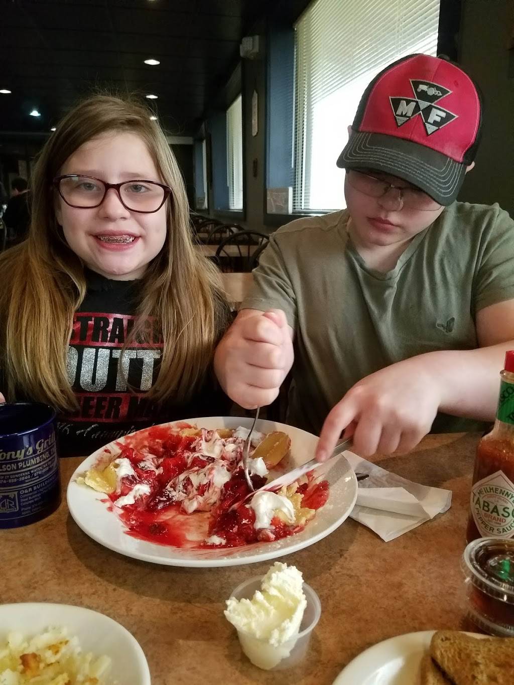 Tonys Grill | restaurant | 835 N, State Rd 25, Rochester, IN 46975, USA | 5742232855 OR +1 574-223-2855