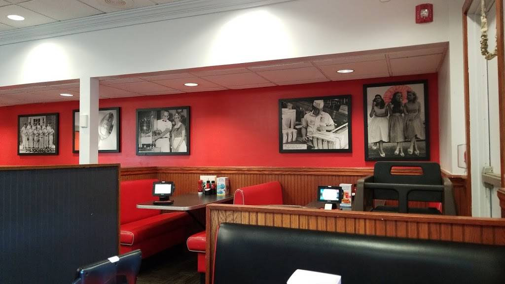 Friendlys | restaurant | 146 Church St, Pembroke, MA 02359, USA | 7818267840 OR +1 781-826-7840