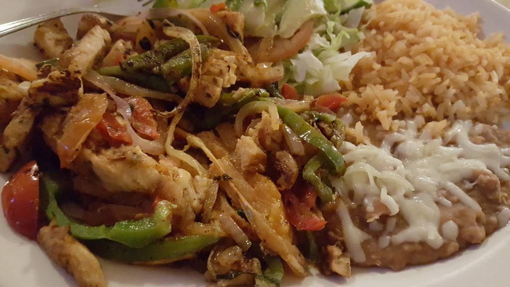 Los Primoz | restaurant | Northgate Shopping Center, 2502, 2425, Northgate Blvd, Sacramento, CA 95833, USA | 9169293400 OR +1 916-929-3400