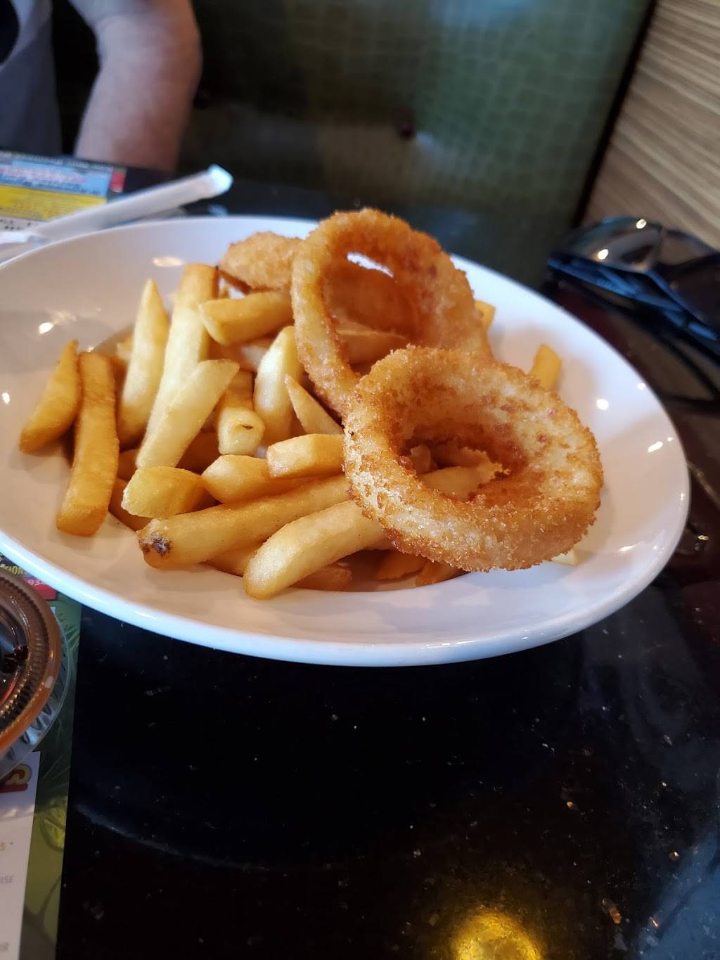 Moriches bay diner | restaurant | 72 Montauk Hwy, Moriches, NY 11955, USA | 6318786827 OR +1 631-878-6827