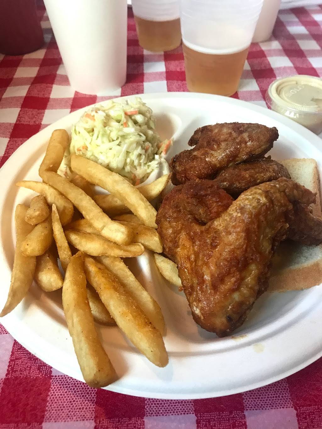 Guss World Famous Fried Chicken | restaurant | 4101 3rd Ave, Detroit, MI 48201, USA | 3138180324 OR +1 313-818-0324