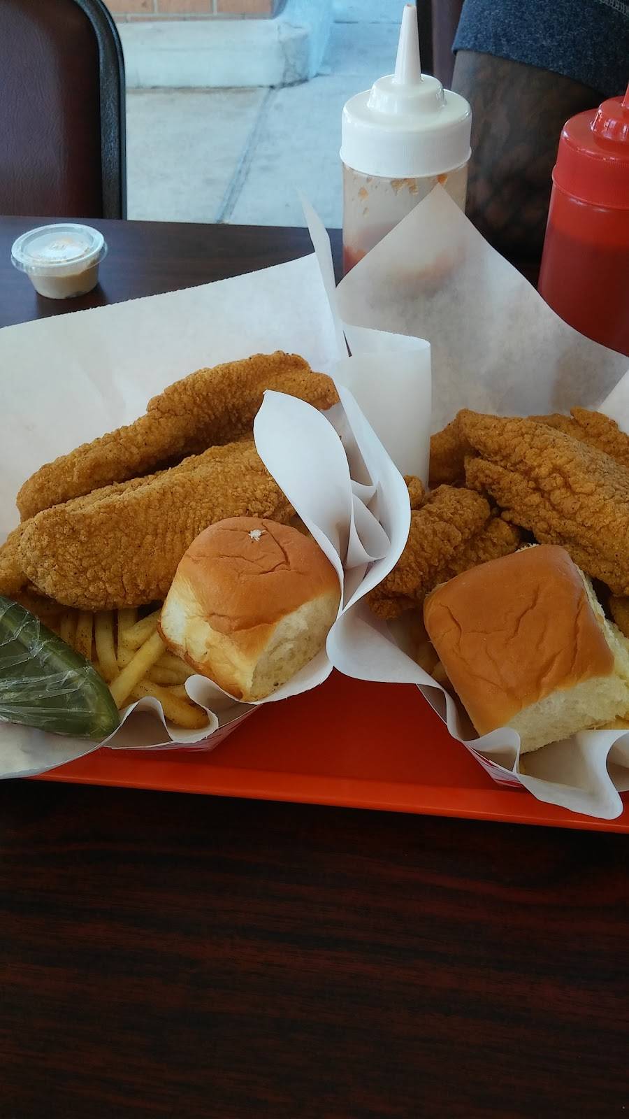 Louisiana Famous Fried Chicken | restaurant | 204 E Pleasant Run Rd #100, DeSoto, TX 75115, USA | 9722235394 OR +1 972-223-5394