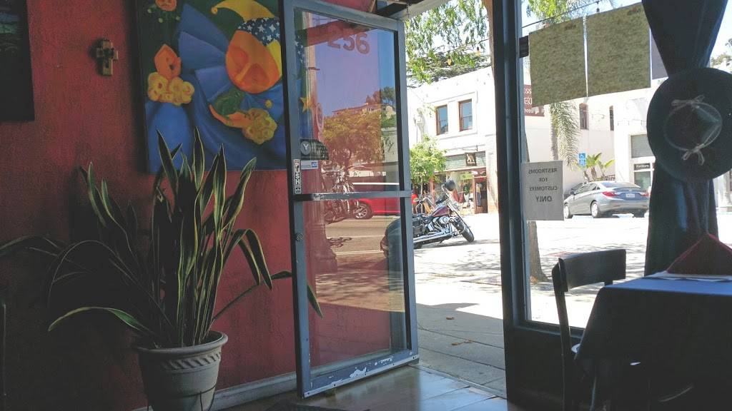 Maria Bonita | restaurant | 256 E Main St, Ventura, CA 93001, USA | 8056520247 OR +1 805-652-0247