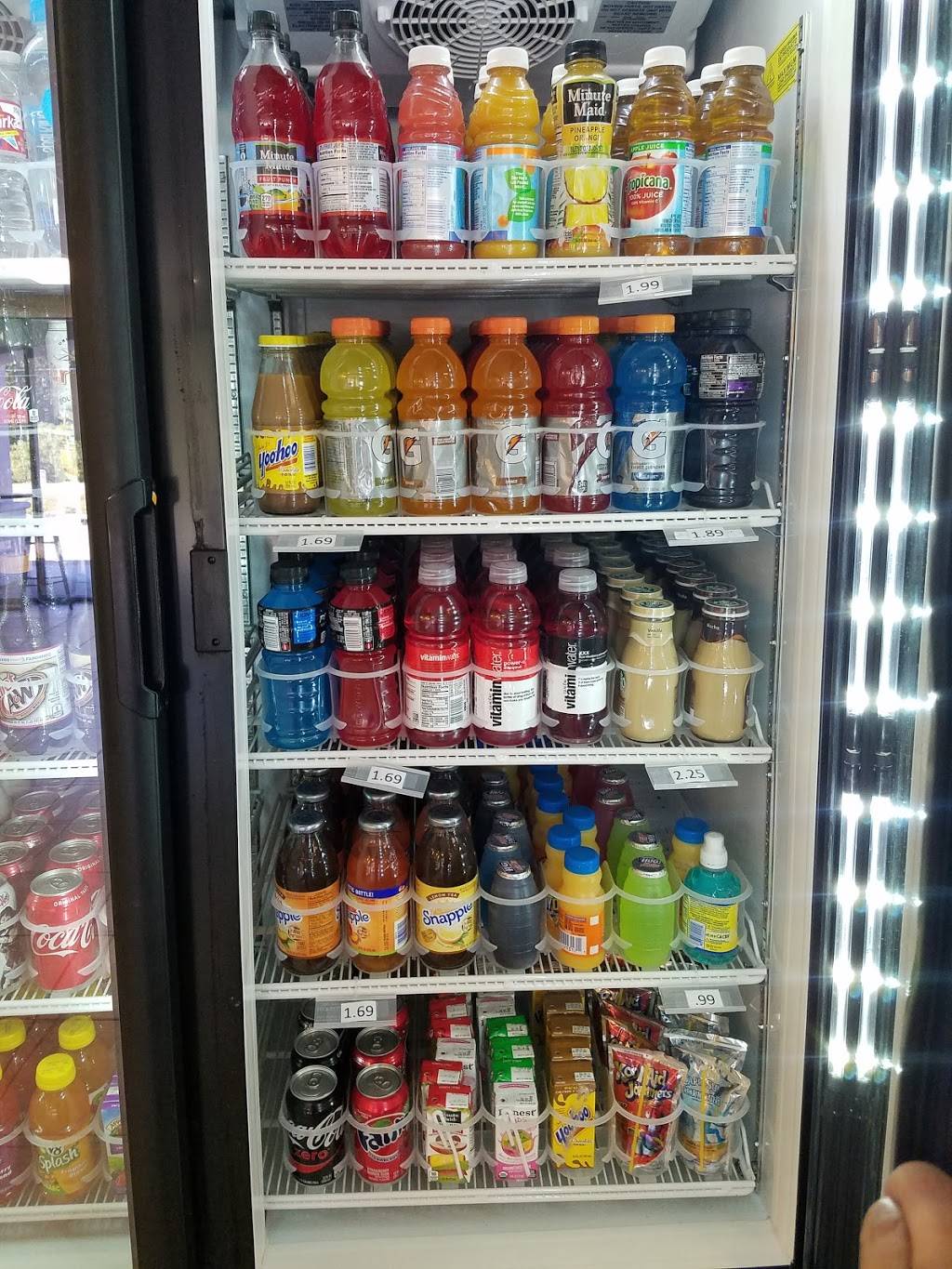 Simply Donuts | restaurant | 9005 Old Spanish Trail, Ocean Springs, MS 39564, USA | 2282384801 OR +1 228-238-4801