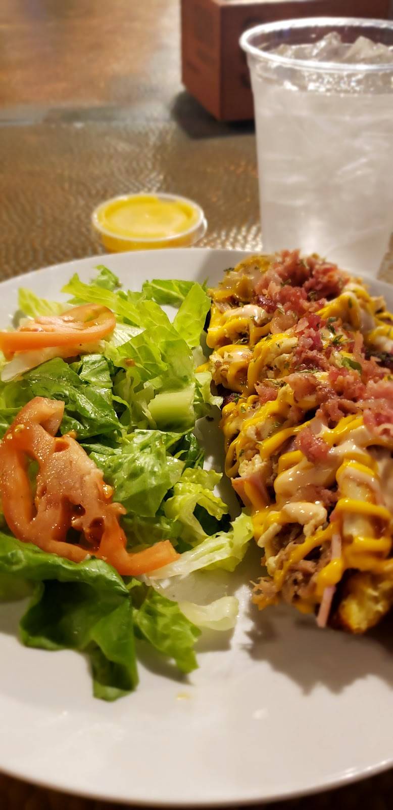 Guss Pizza & Bar | restaurant | 24 Eugene ONeill Dr, New London, CT 06320, USA | 8604451989 OR +1 860-445-1989