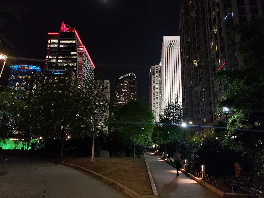 Mimosa Grill | restaurant | 327 S Tryon St, Charlotte, NC 28202, USA | 7043430700 OR +1 704-343-0700