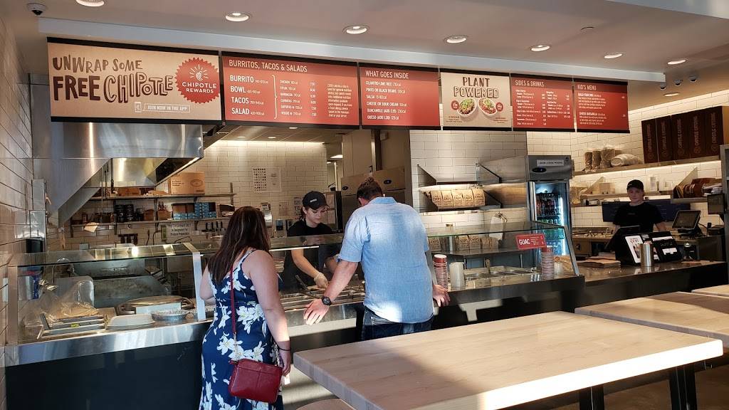 Chipotle Mexican Grill | restaurant | 51-9 Commerce Way Plaza, Plymouth, MA 02360, USA | 7744047095 OR +1 774-404-7095