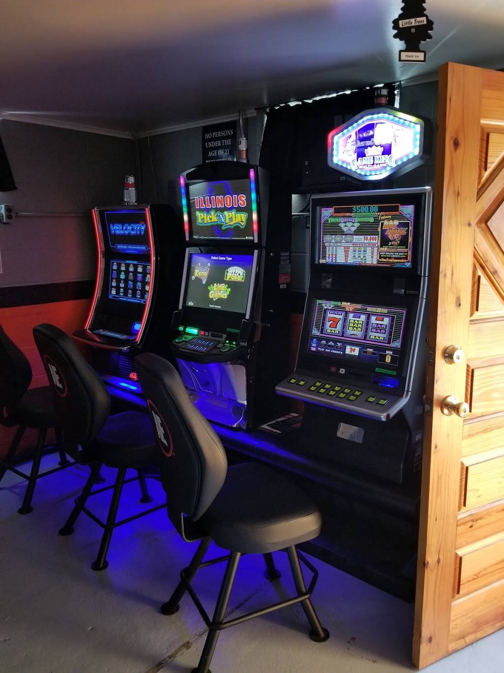 BRs Place | restaurant | 320 Main St, Maquon, IL 61458, USA | 3098753140 OR +1 309-875-3140