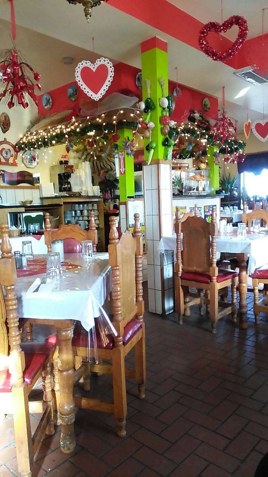 Yolandas Restaurant | restaurant | 3058 S Central Park Ave, Chicago, IL 60623, USA | 7737996667 OR +1 773-799-6667