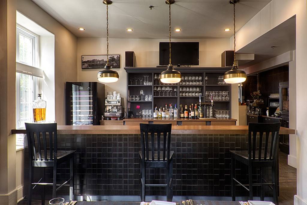 Bistro lAncêtre | restaurant | 603 Rue des Ursulines, Trois-Rivières, QC G9A 5B3, Canada | 8193737077 OR +1 819-373-7077