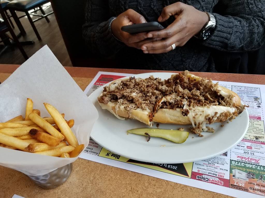 Lyndon Diner | restaurant | 1353 Kenneth Rd, York, PA 17404, USA | 7176995523 OR +1 717-699-5523