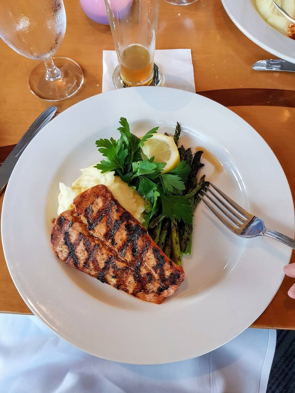 Seastar Restaurant & Raw Bar | restaurant | 205 108th Ave NE, Bellevue, WA 98004, USA | 4254560010 OR +1 425-456-0010