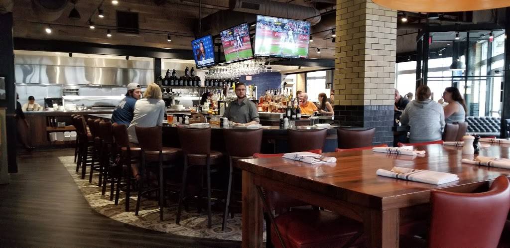 Burtons Grill & Bar | restaurant | 21434 Epicerie Plaza, Sterling, VA 20164, USA | 5716655700 OR +1 571-665-5700