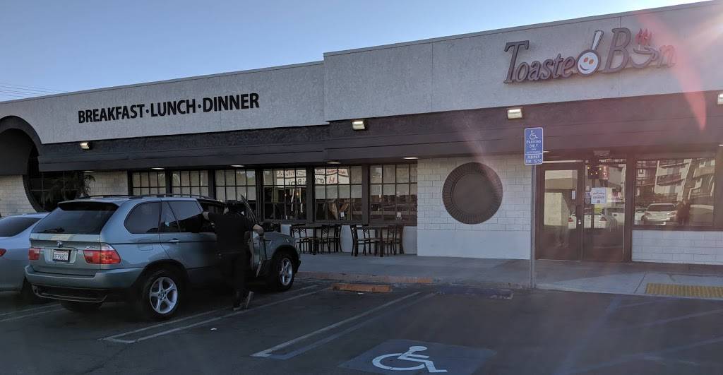 Toasted Bun | restaurant | 14445 Sherman Way, Van Nuys, CA 91405, USA | 8184538557 OR +1 818-453-8557