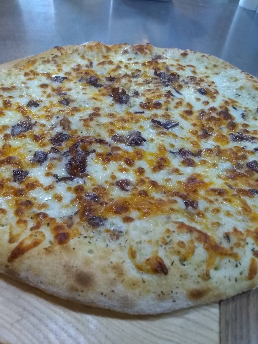 Stone Thrown Pizzeria | restaurant | 3980 Center Point Rd NE, Cedar Rapids, IA 52402, USA | 3192002056 OR +1 319-200-2056