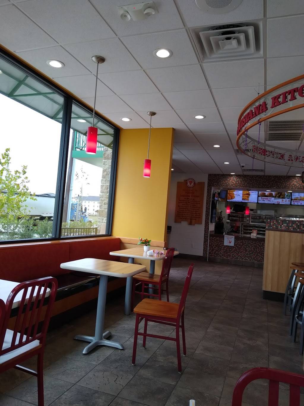 Popeyes Louisiana Kitchen | restaurant | 2613 Almeda Genoa Rd, Houston, TX 77047, USA | 7134348686 OR +1 713-434-8686