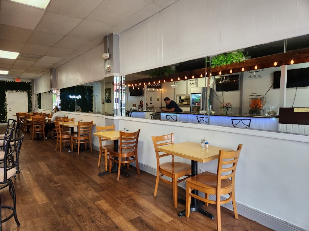 Puigs Restaurants | restaurant | 3174 NW 7th St, Miami, FL 33125, USA | 3053921836 OR +1 305-392-1836